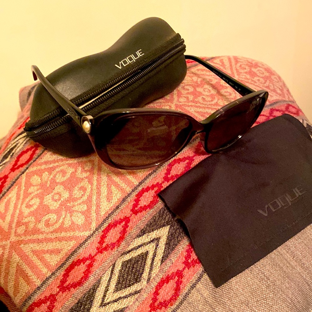 Vogue Sunglasses with classic style!